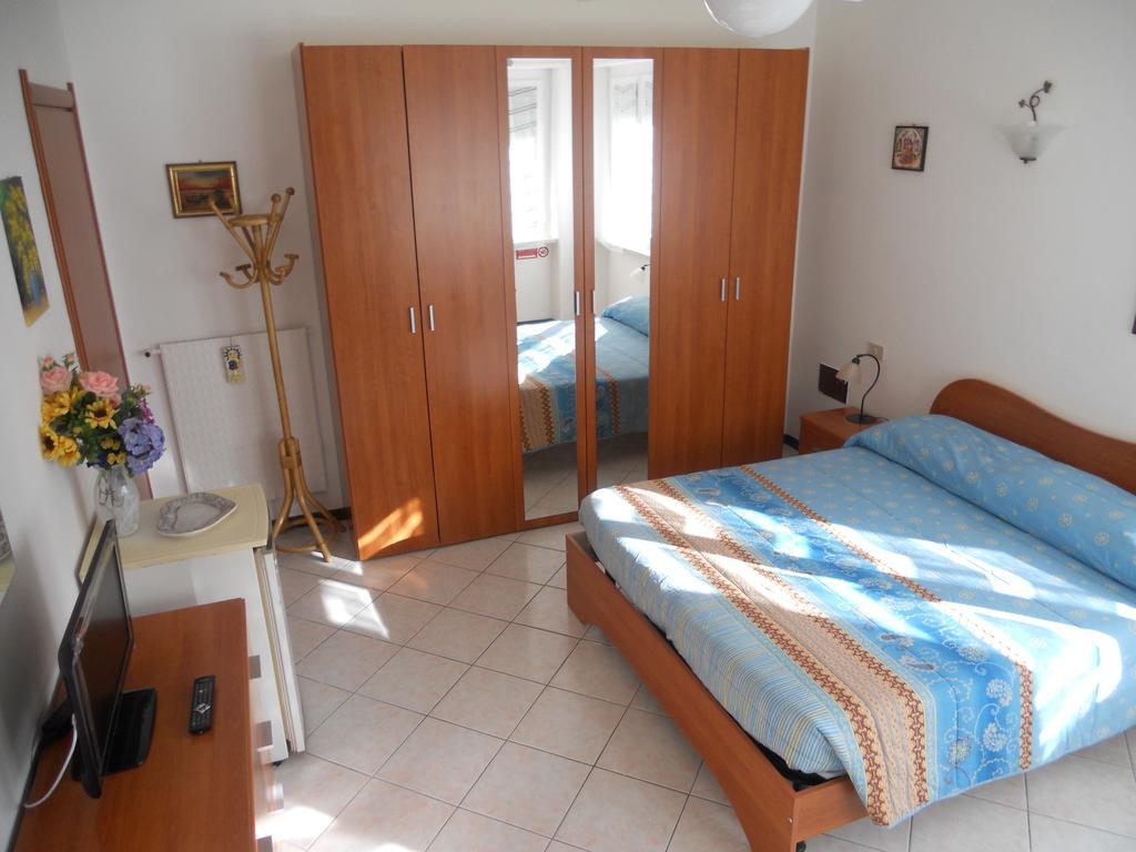 B&B Home Sweet Home Diano Marina Habitación foto